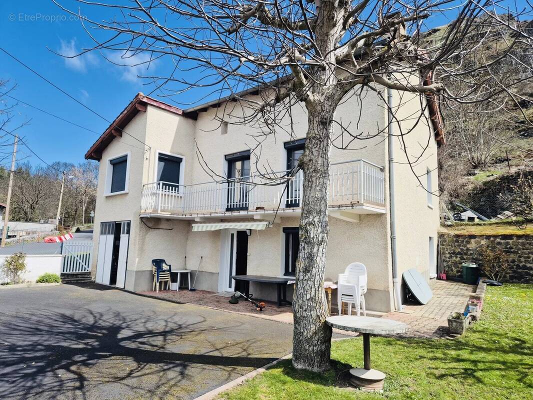 Maison à SAINT-GERMAIN-LAPRADE