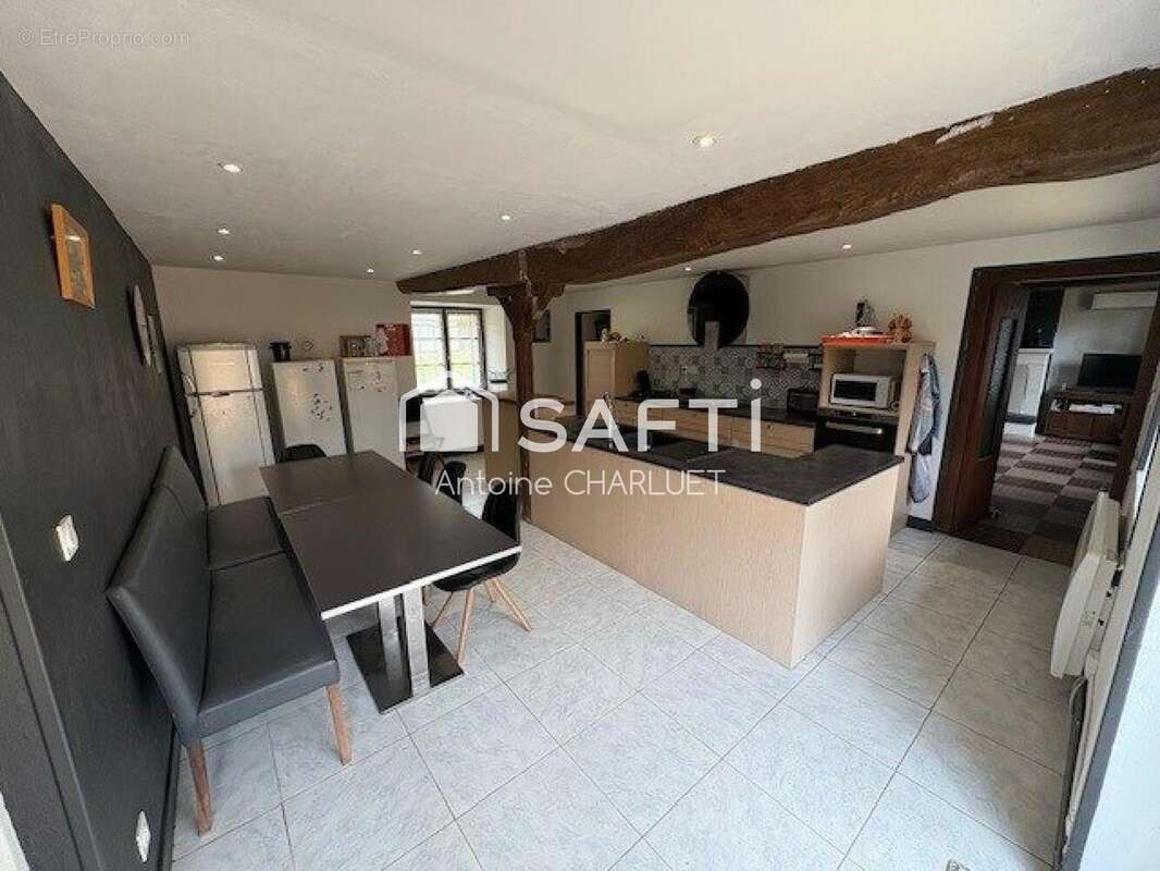 Maison 208 m² à Saulnay  - photo 3