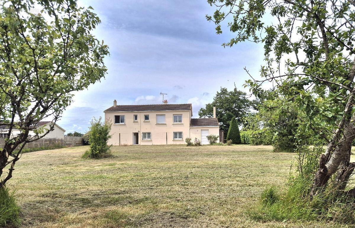 Maison à AUBIGNY