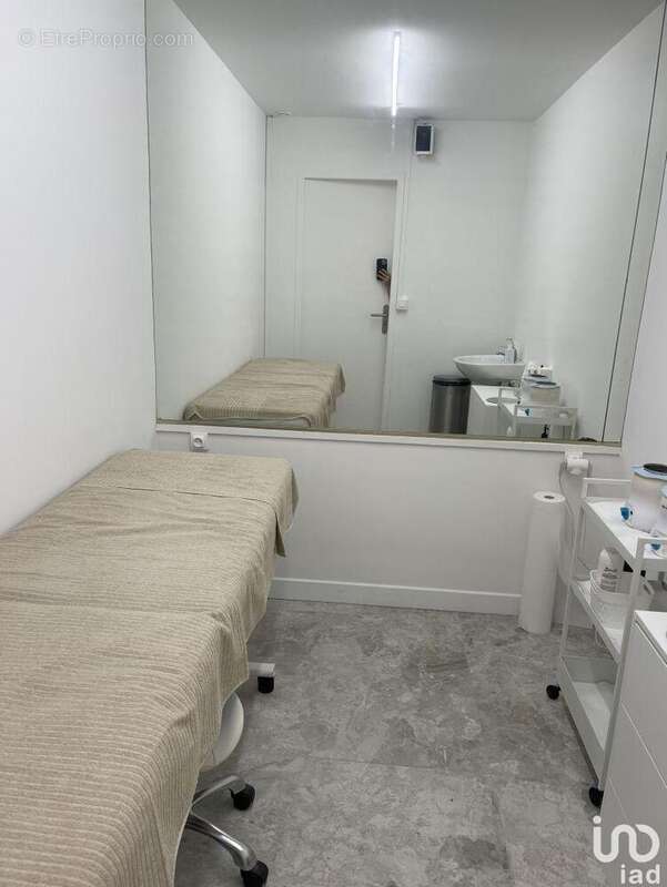 Photo 5 - Commerce à SENS