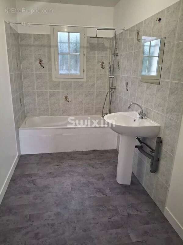 Maison à CANDE-SUR-BEUVRON