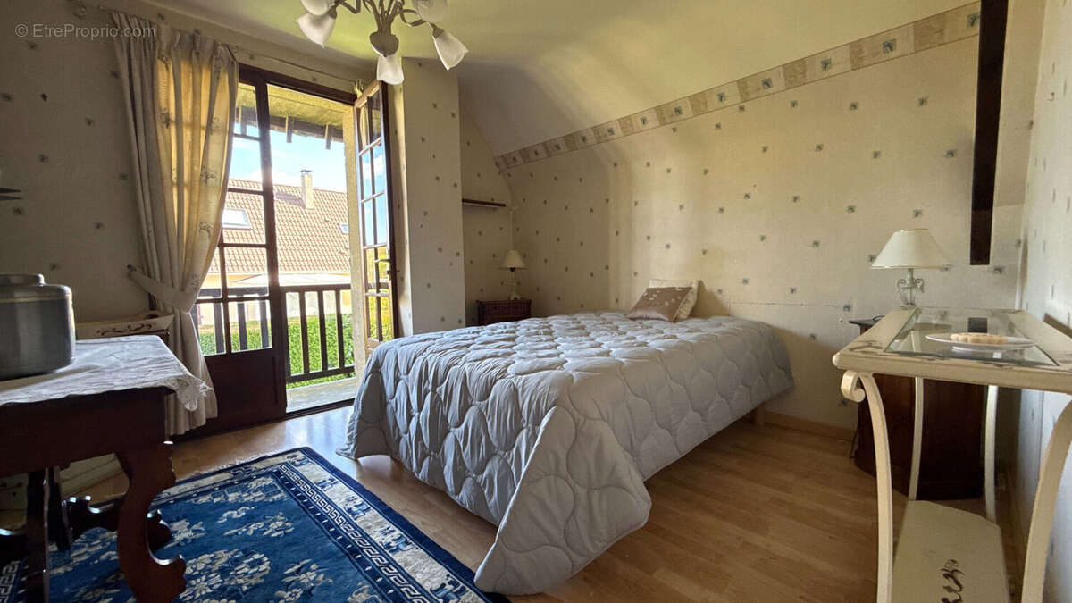 Maison à FRANQUEVILLE-SAINT-PIERRE