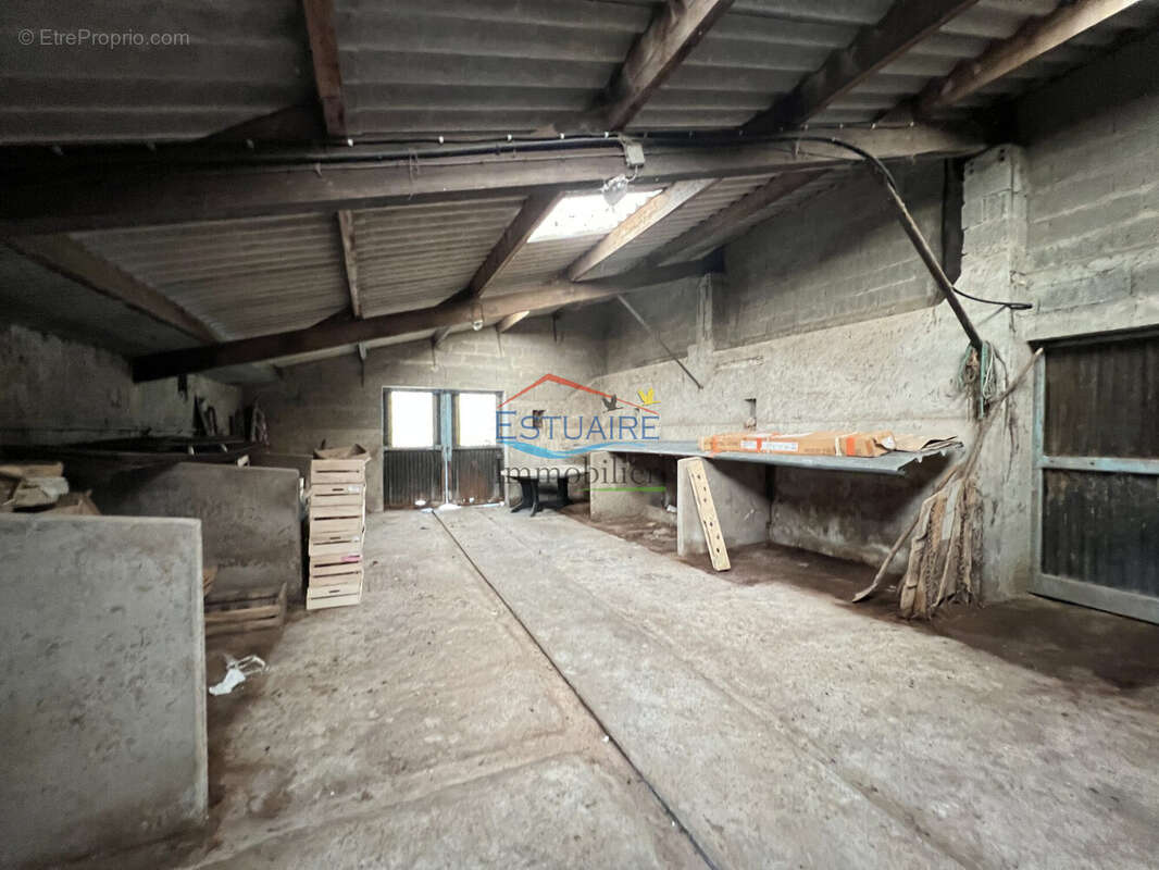 Maison à SAINT-ETIENNE-DE-MONTLUC