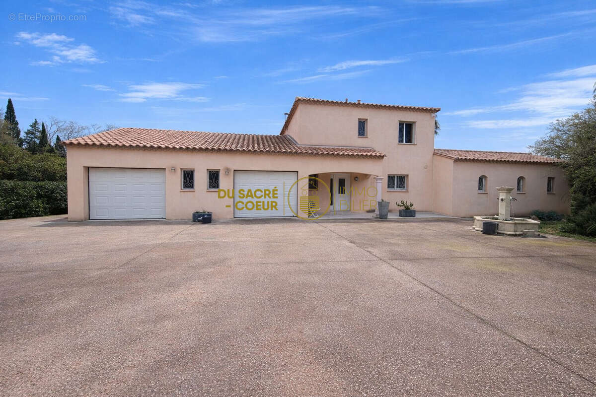 Maison à SAINT-ESTEVE