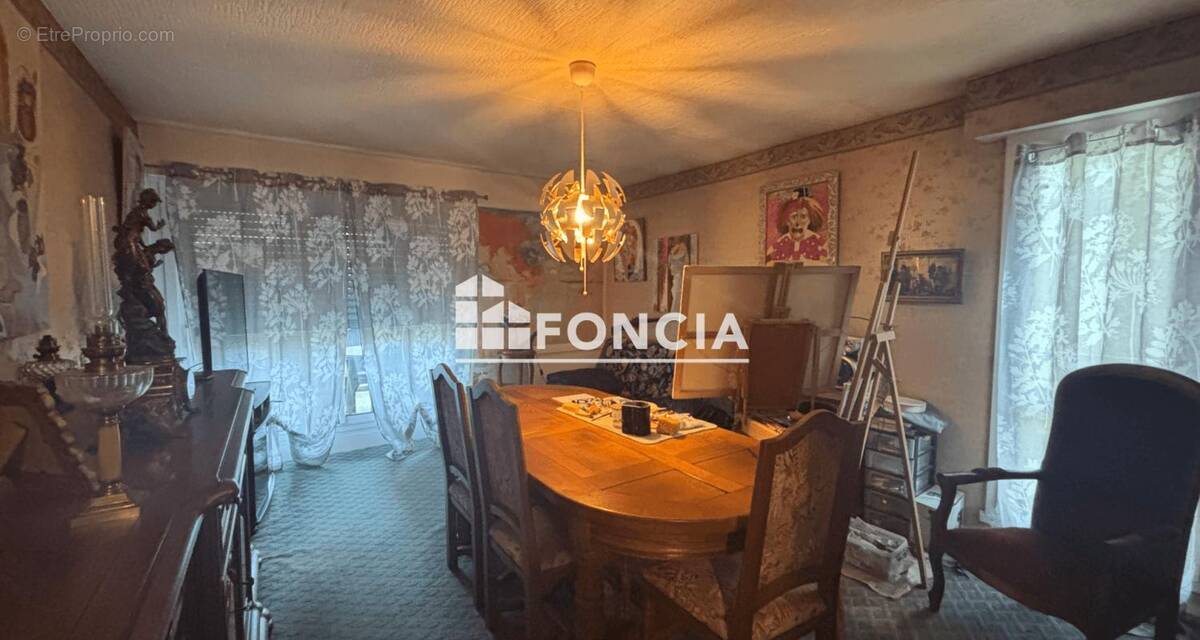 Appartement à LA CHAUSSEE-SAINT-VICTOR