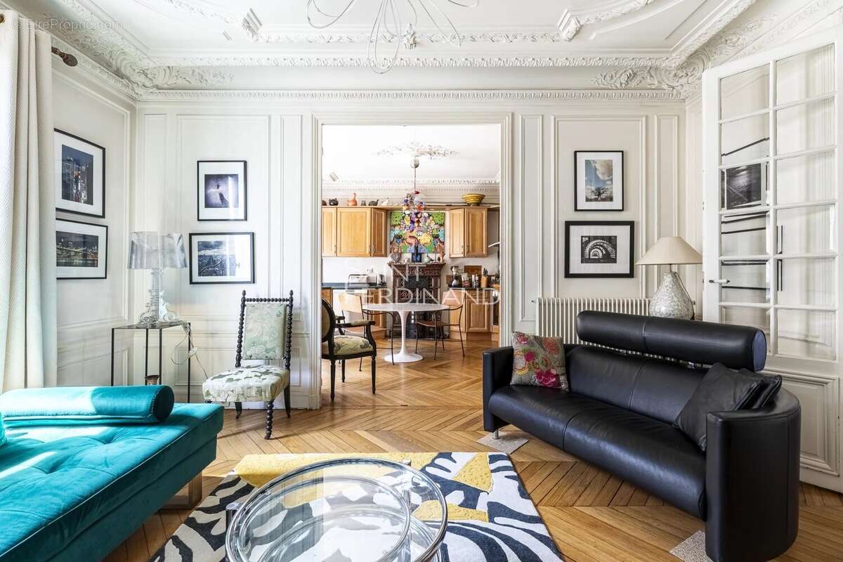 Appartement à PARIS-18E