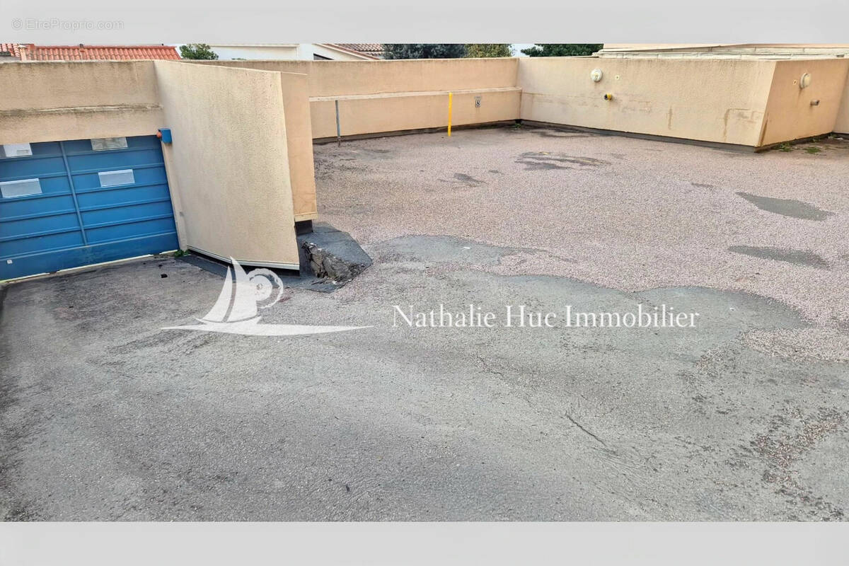 Parking à CANET-EN-ROUSSILLON