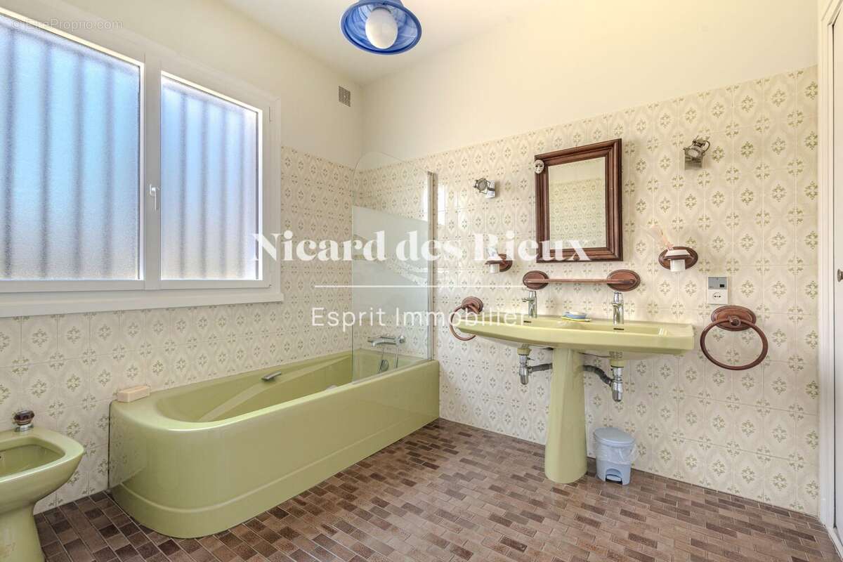 Maison 260 m² à Feytiat  - photo 8