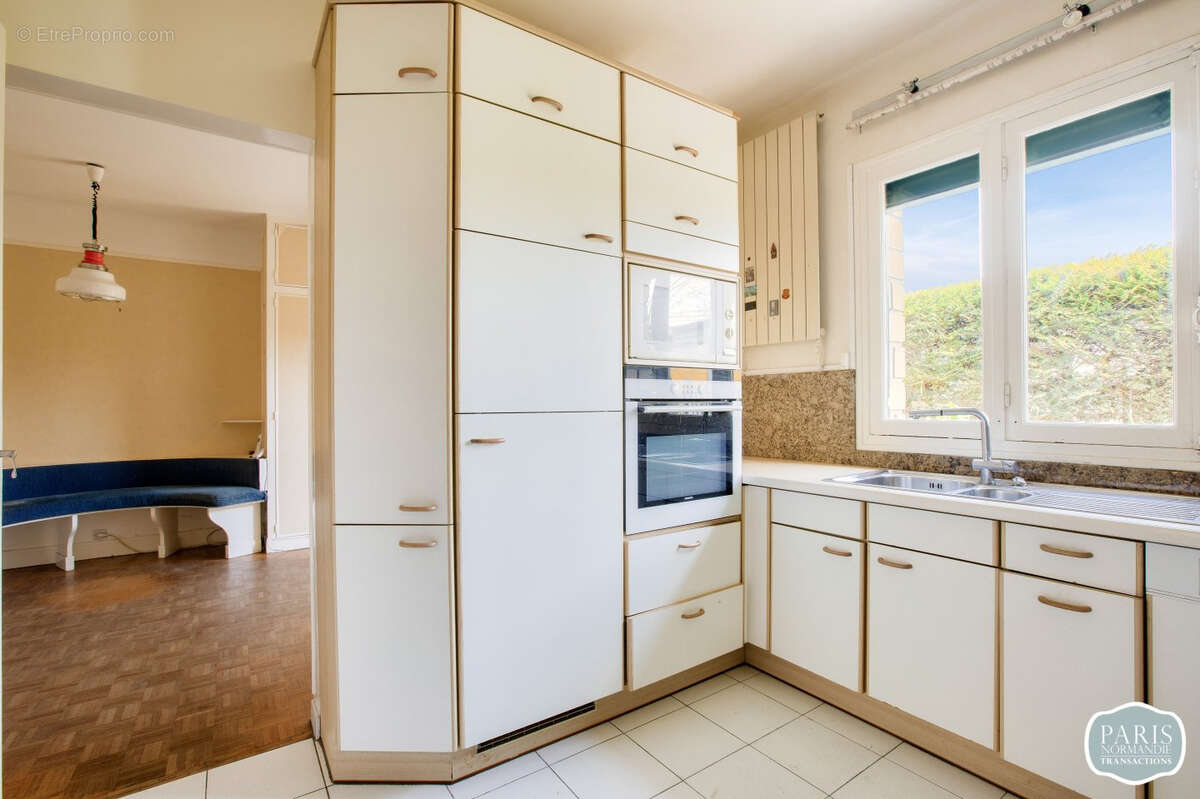 Maison à ISSY-LES-MOULINEAUX