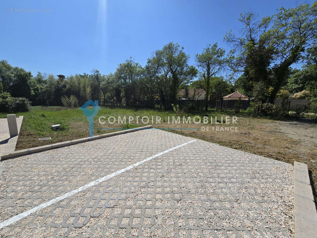 Dépt Hérault (34) - Prades le Lez - À vendre - Terrain à bâtir viabilisé de 1012m2 - Libre constructeur - photo 2