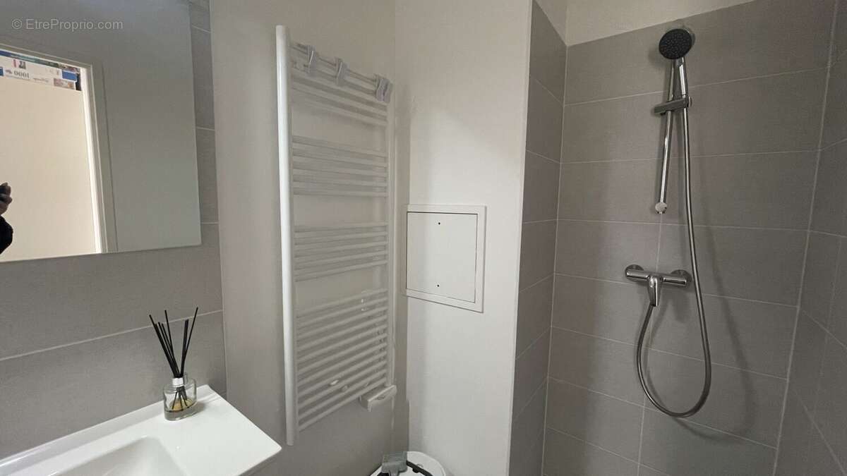 SANITAIRE 2 DOUCHE - Appartement à ACHERES