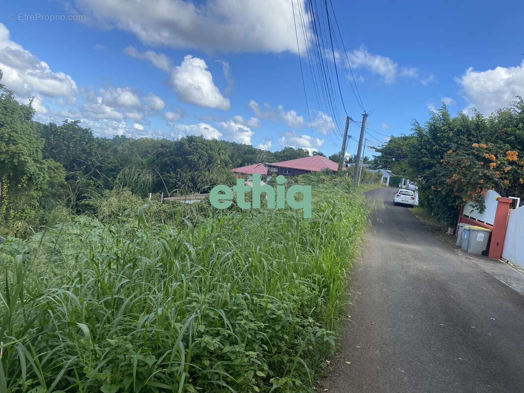 Terrain à LE GOSIER