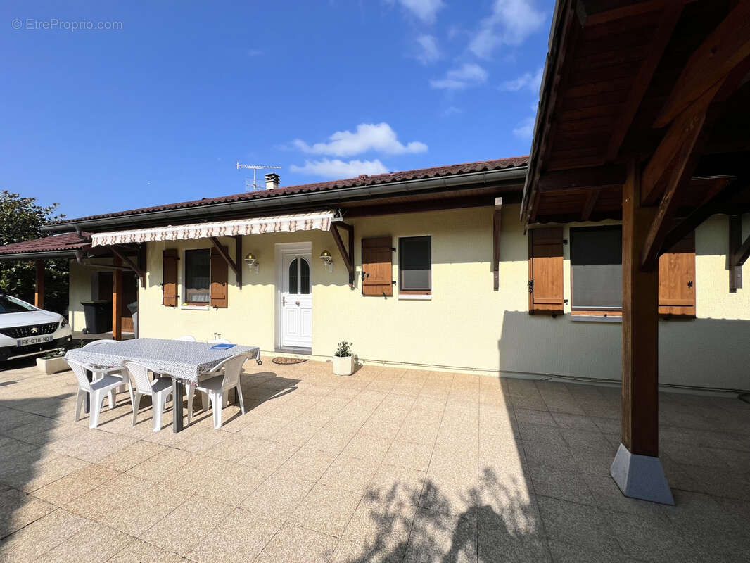 Maison à VETRAZ-MONTHOUX