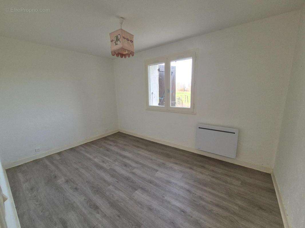 Appartement à VEAUCHE