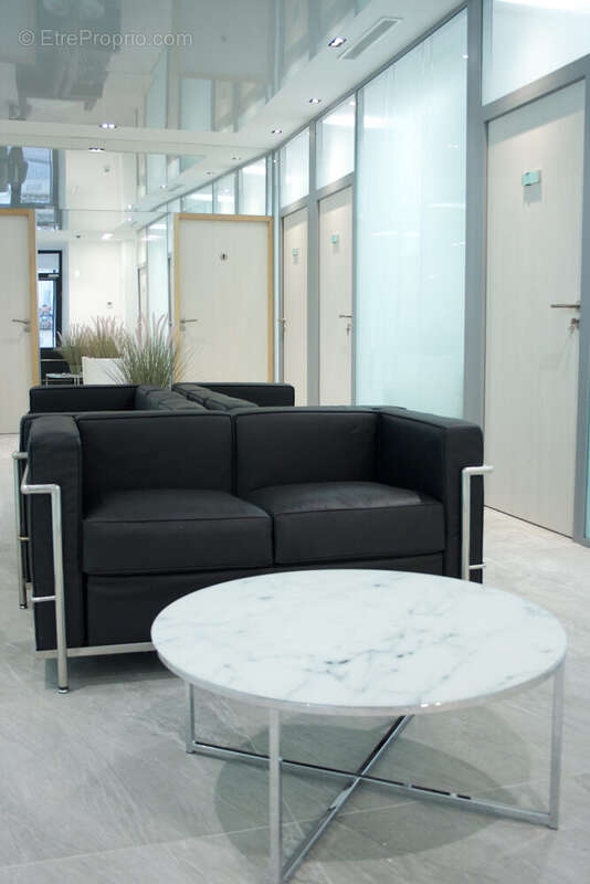 Commerce 192 m² à Paris-20e  - photo 3