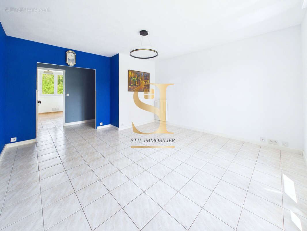 Appartement à SAINTE-GENEVIEVE-DES-BOIS