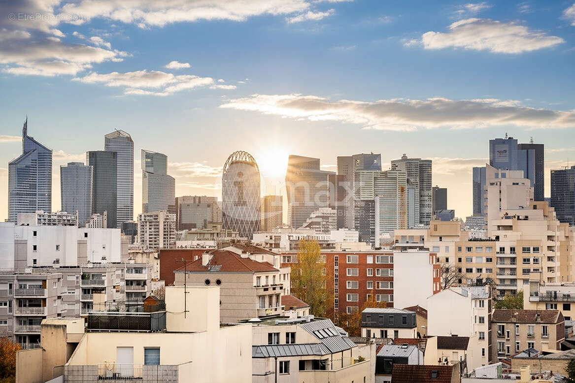 Appartement à COURBEVOIE