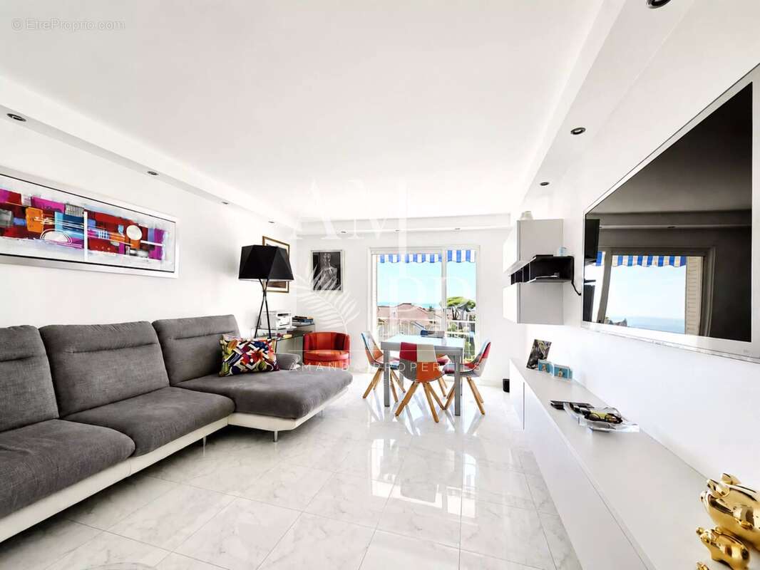 Cannes – secteur stanislas – appartement rénové avec vue mer - photo 3