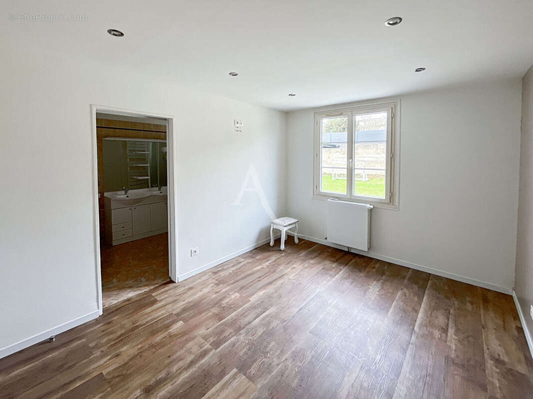 Maison à MEZY-SUR-SEINE