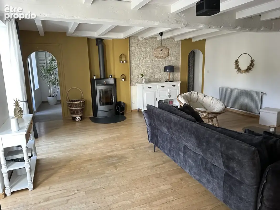 Houlette, superbe maison charentaise de 300m2 rénovée avec goût. - photo 4
