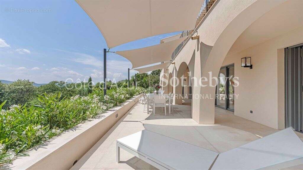 Bastide provençale contemporaine avec vue dégagée à pied du village de Gassin, piscine et studio - photo 7