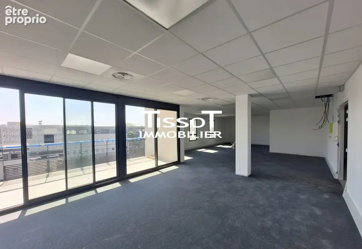 Commerce 417 m² à Nimes  - photo 3