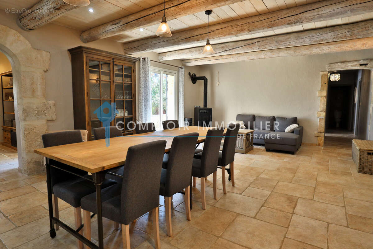 Maison à SAINT-SATURNIN-LES-APT