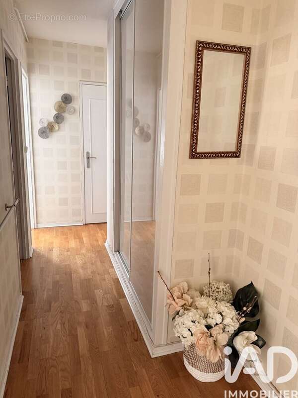 Photo 3 - Appartement à SAINT-JEAN-DE-BRAYE