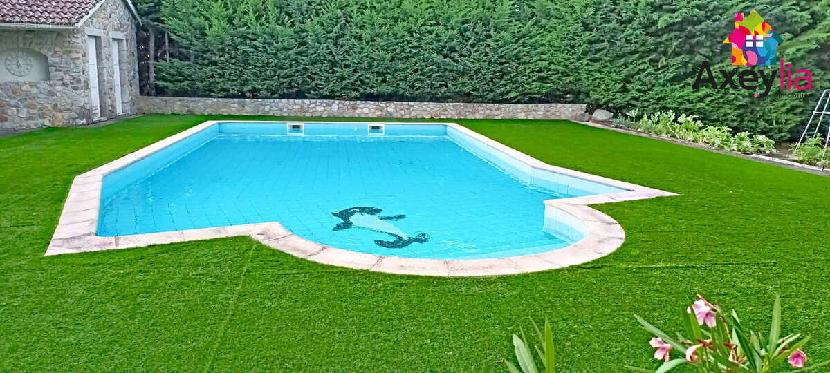Maison à RENAISON