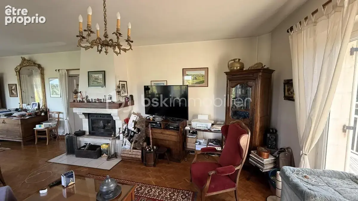 Aubeterre-sur-Dronne - Maison rénovée 148 m², vue panoramique et piscine - photo 5