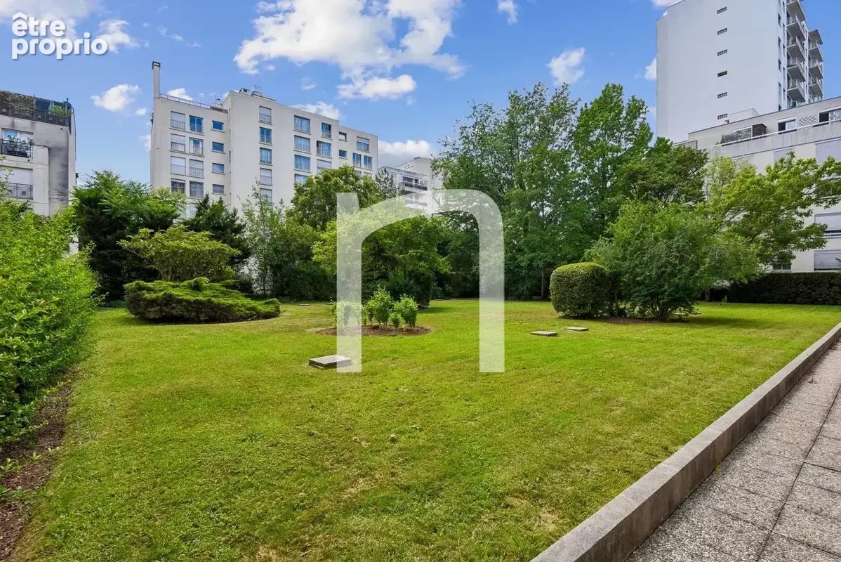 200m2 Boulogne nord 5 ch. / 1 bureau + 100 m2 sous-sol + Box+ balcon - photo 4