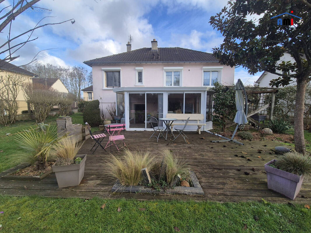 Maison à MOUTIERS-AU-PERCHE