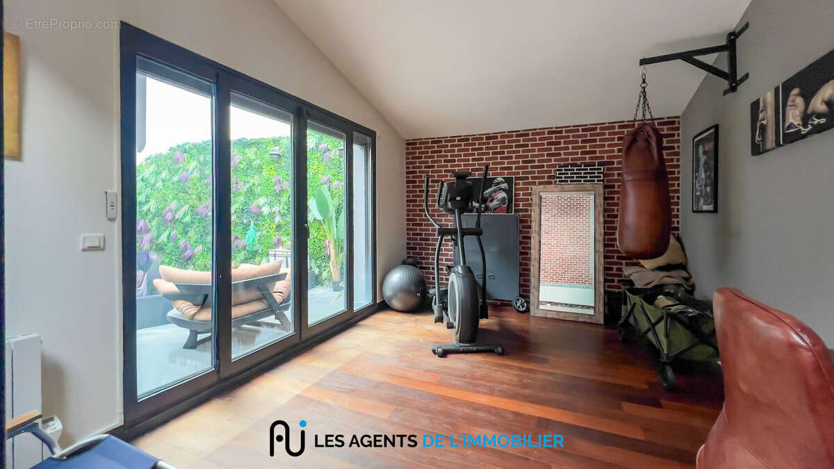 Appartement à NANTERRE