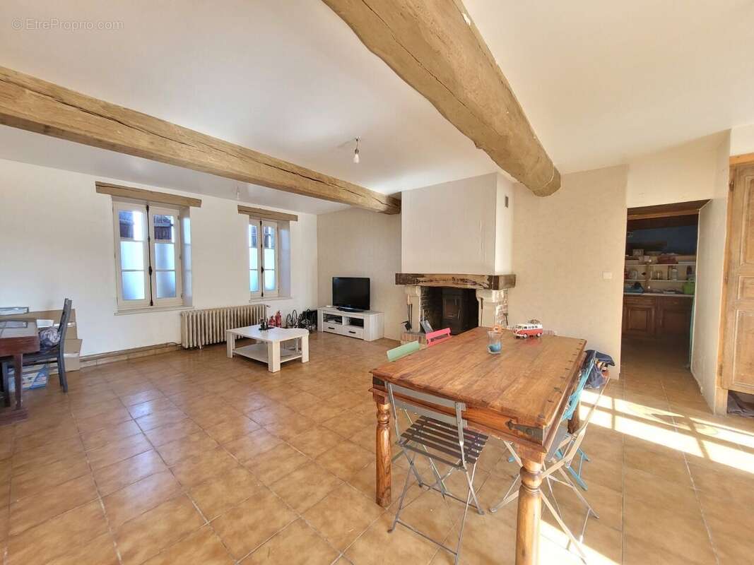 Maison à SAINT-HILAIRE-LES-ANDRESIS