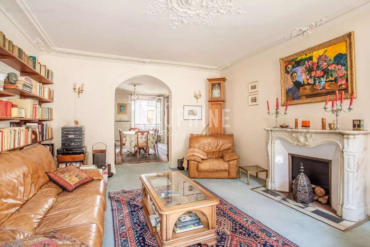 Appartement à PARIS-7E