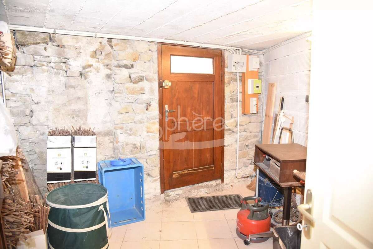 Maison à CONILHAC-DE-LA-MONTAGNE