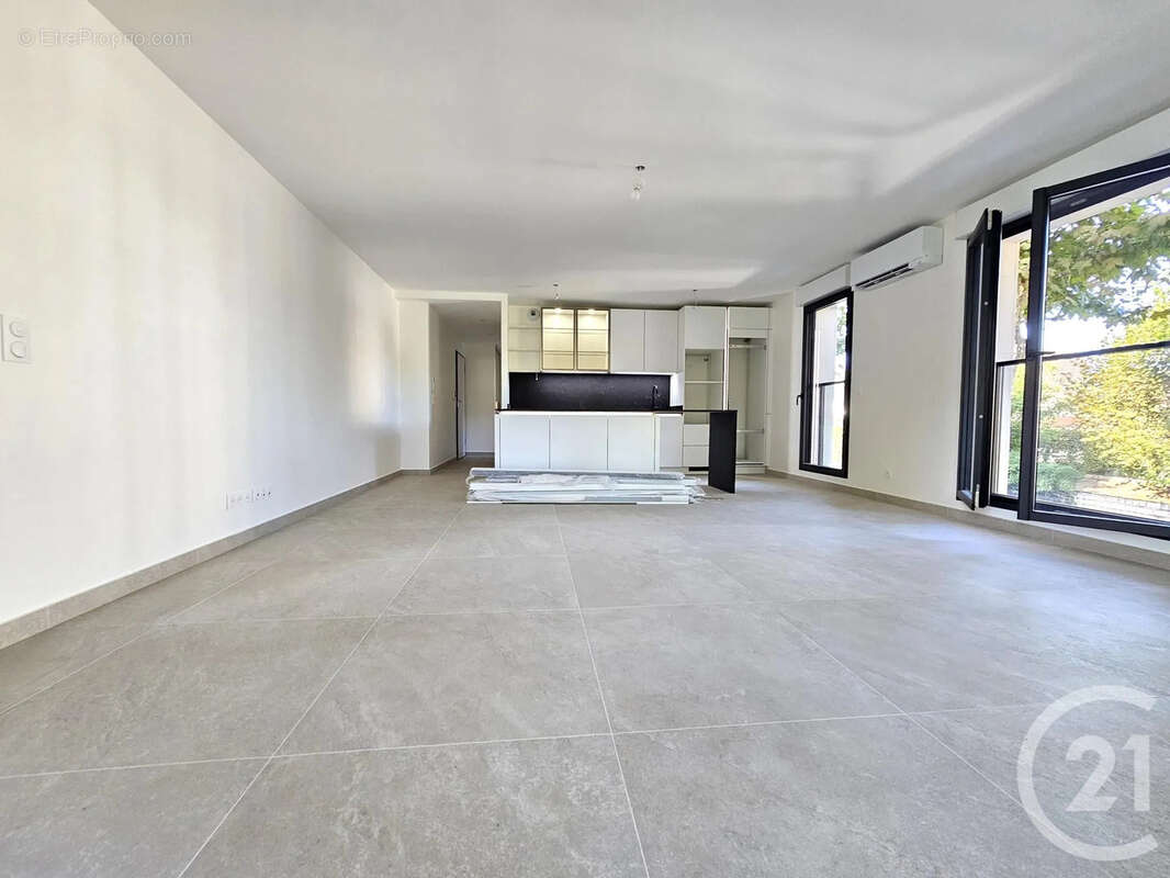 Appartement à SAINT-MAUR-DES-FOSSES