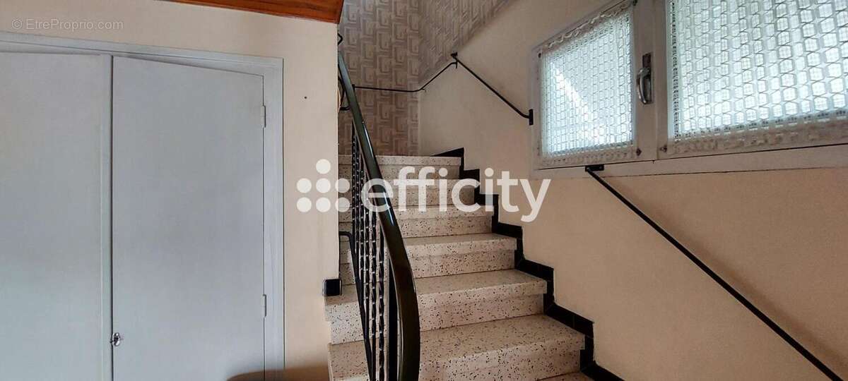 Maison 120 m² à Cour-Et-Buis  - photo 10