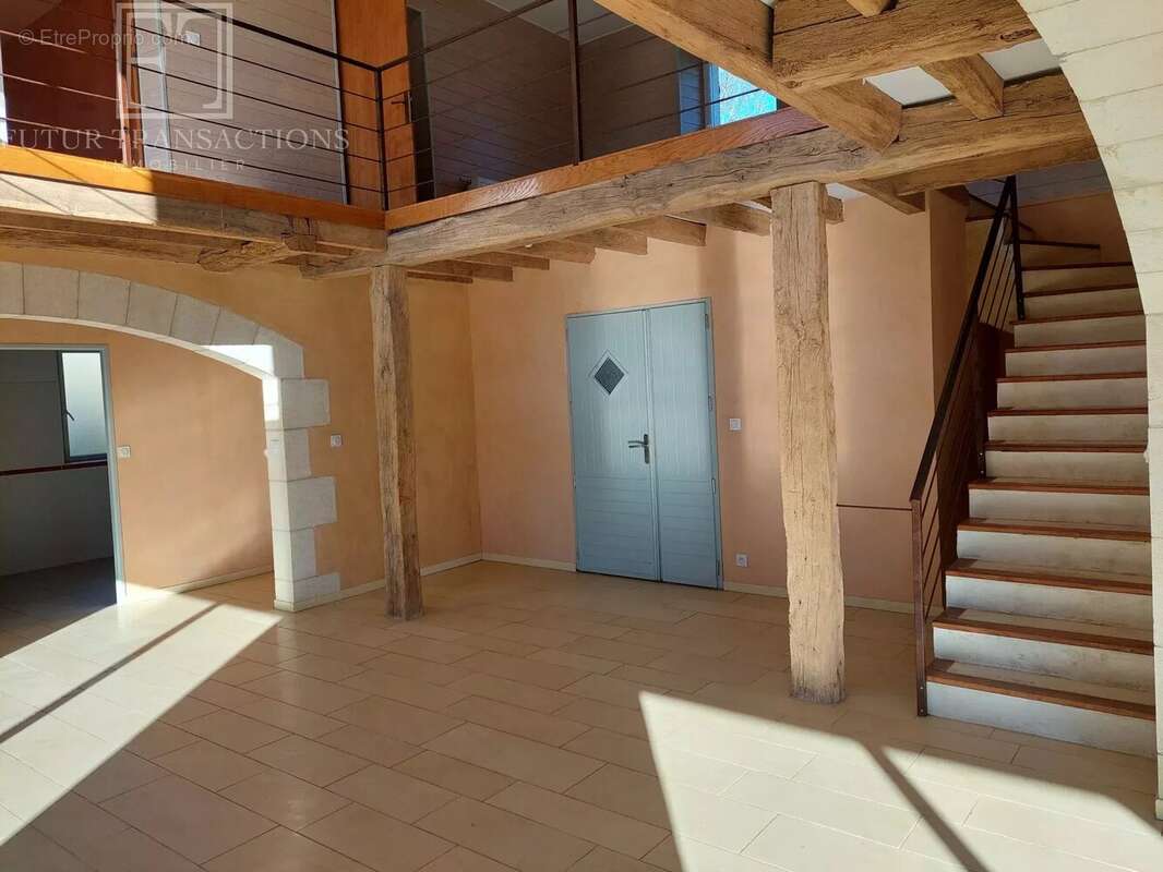 Maison à SAINT-FRONT-LA-RIVIERE