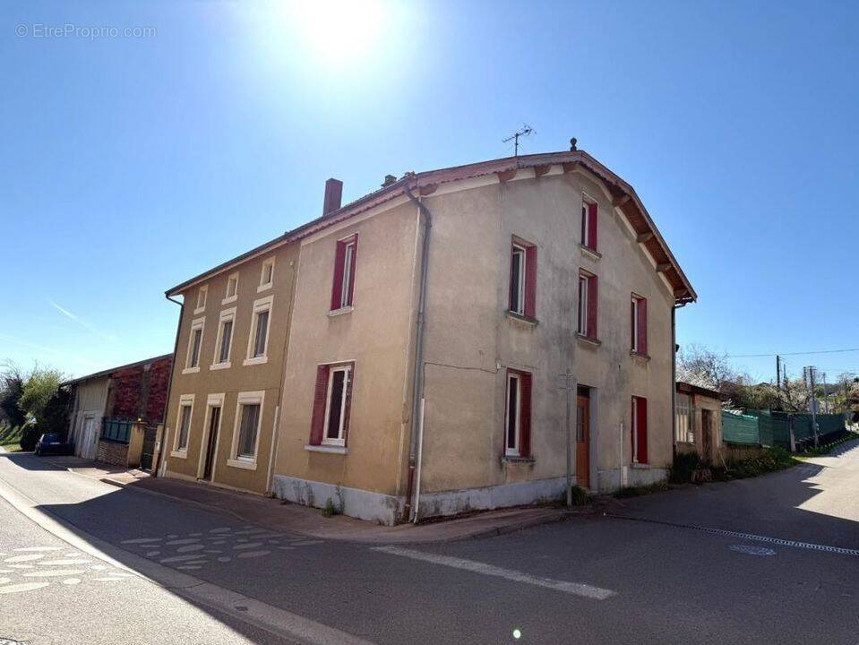 Maison à SAINT-CHRISTOPHE-ET-LE-LARIS