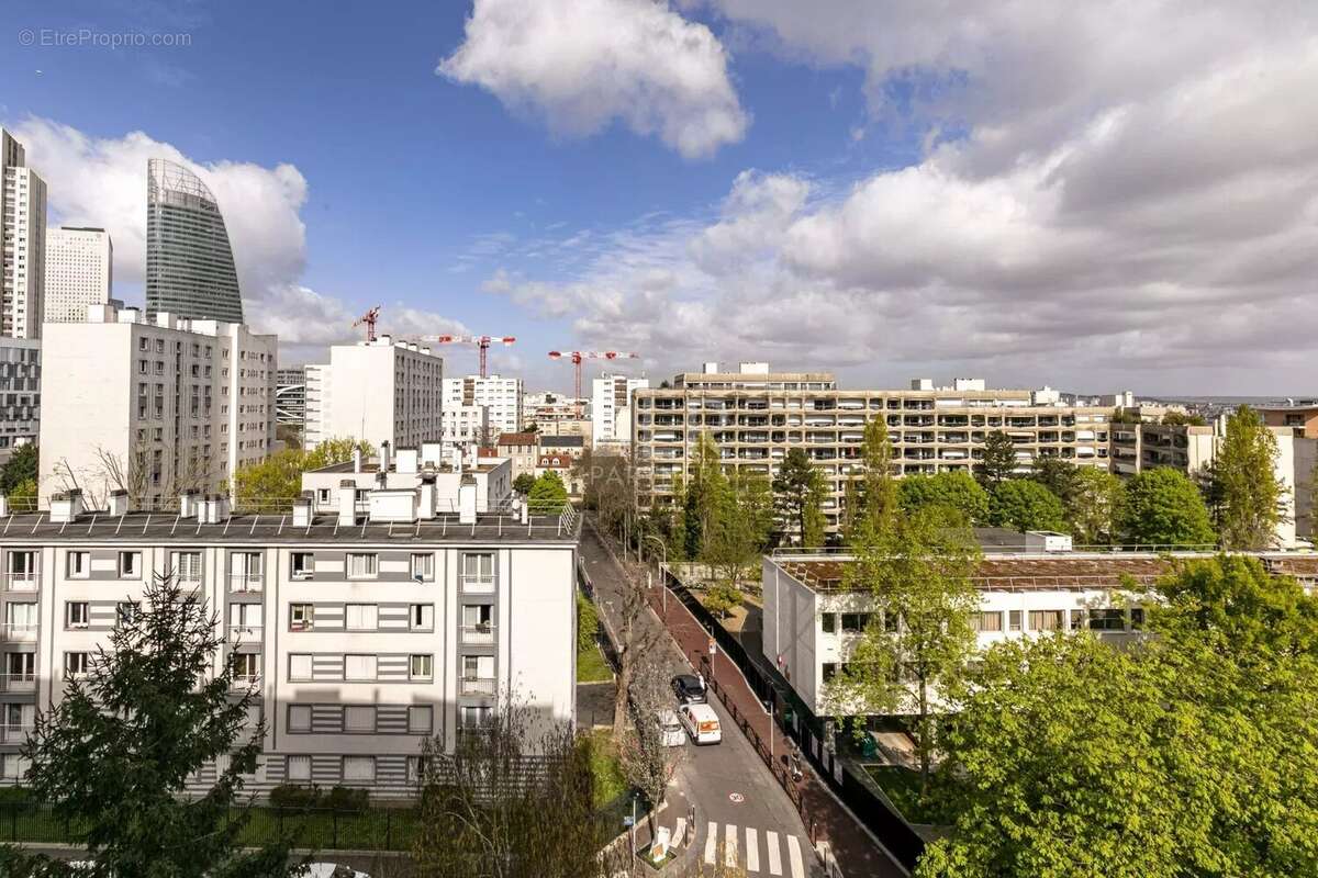 Appartement à COURBEVOIE