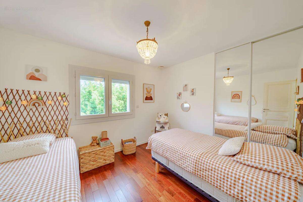 Maison à SAINT-VICTORET