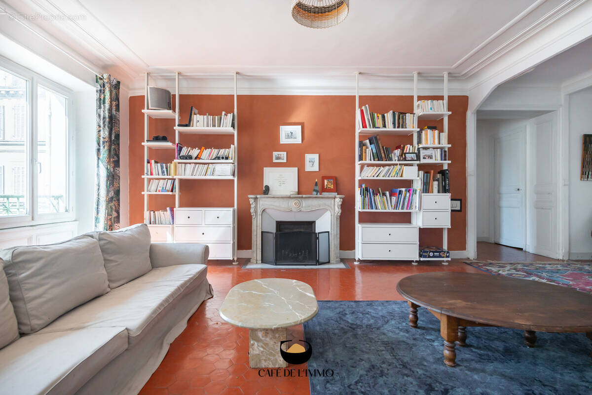 Appartement à MARSEILLE-1E