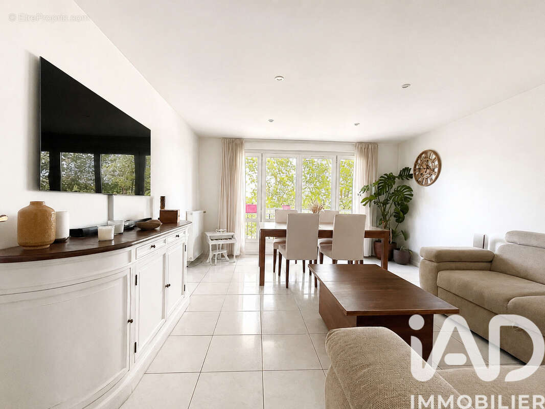 Photo 2 - Appartement à TAVERNY