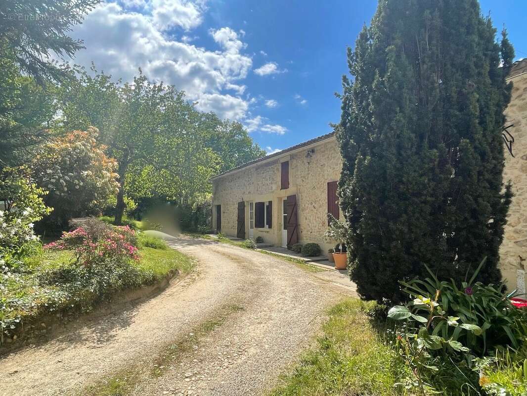 Maison à SAINT-SAUVEUR