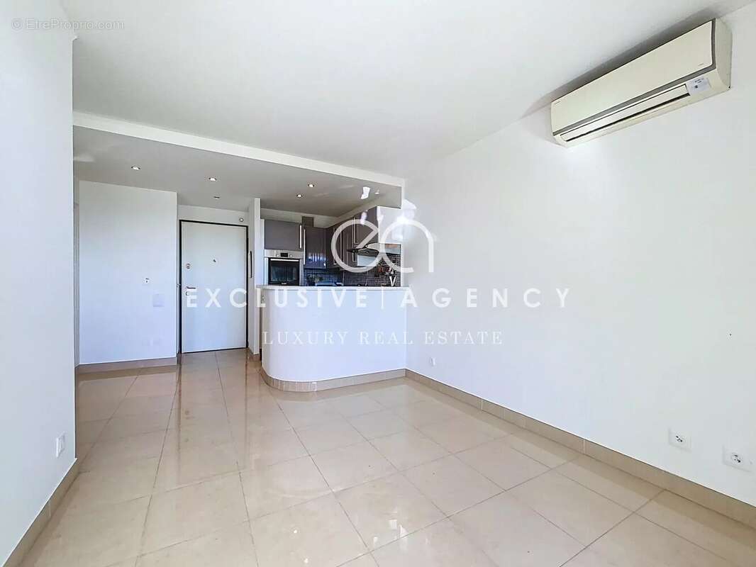 Appartement à VALLAURIS