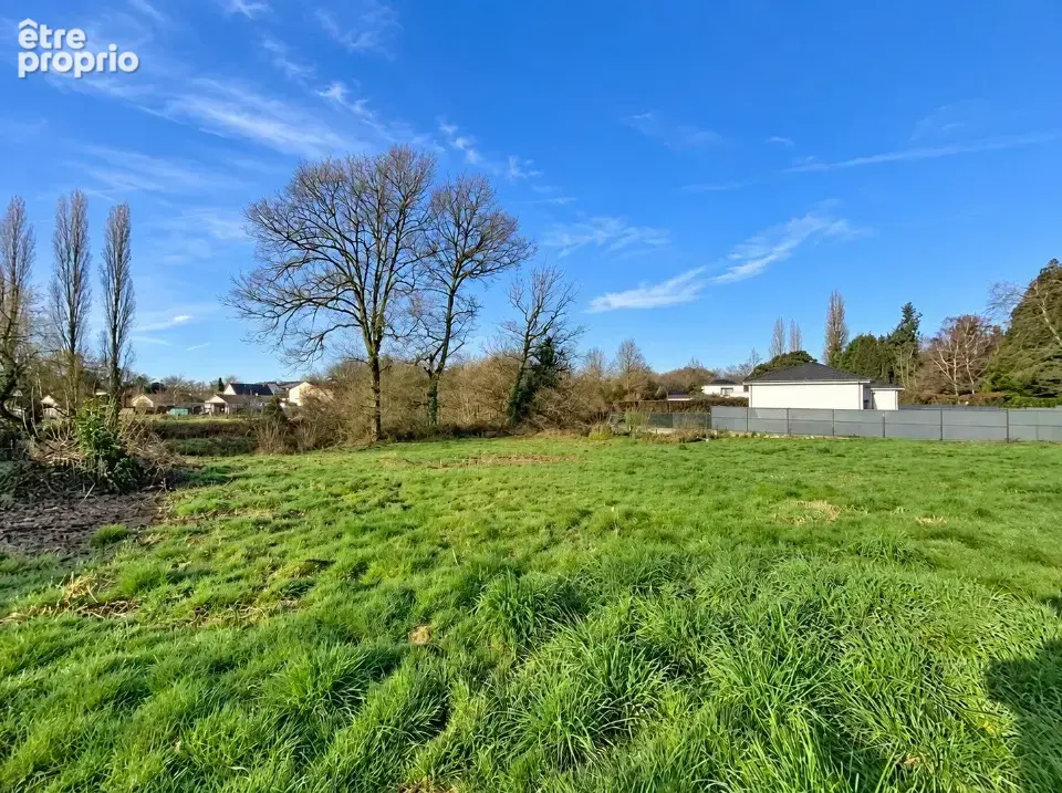 Terrain à COUZEIX