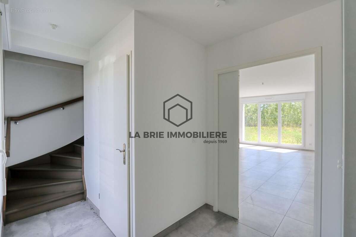 Maison 125 m² à Mennecy  - photo 5
