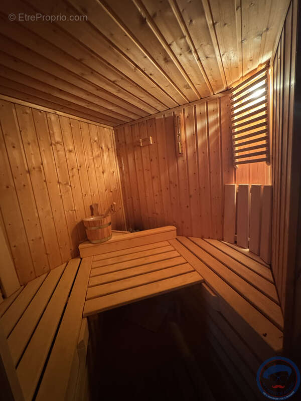 Maison en pierre de 189 M2 avec piscine, jacuzzi et sauna au prix de 388 500euros FAI. - photo 24