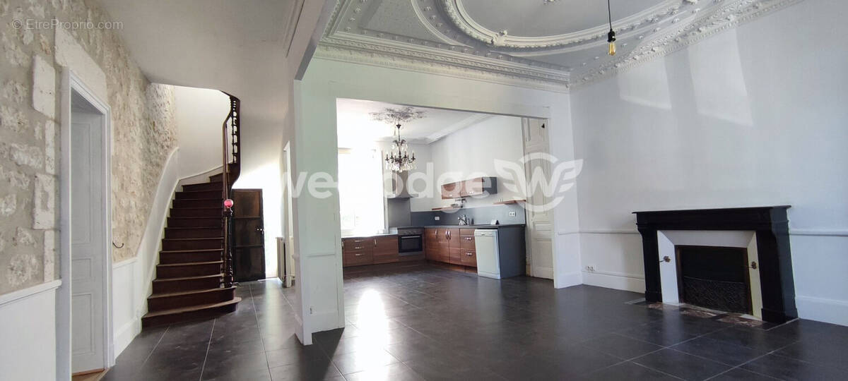 Maison à RUELLE-SUR-TOUVRE